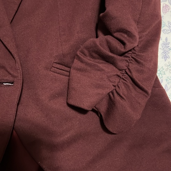 Gibson pleated blazer - worn by Caroline Forbes - SZ M - Picture 4 of 8